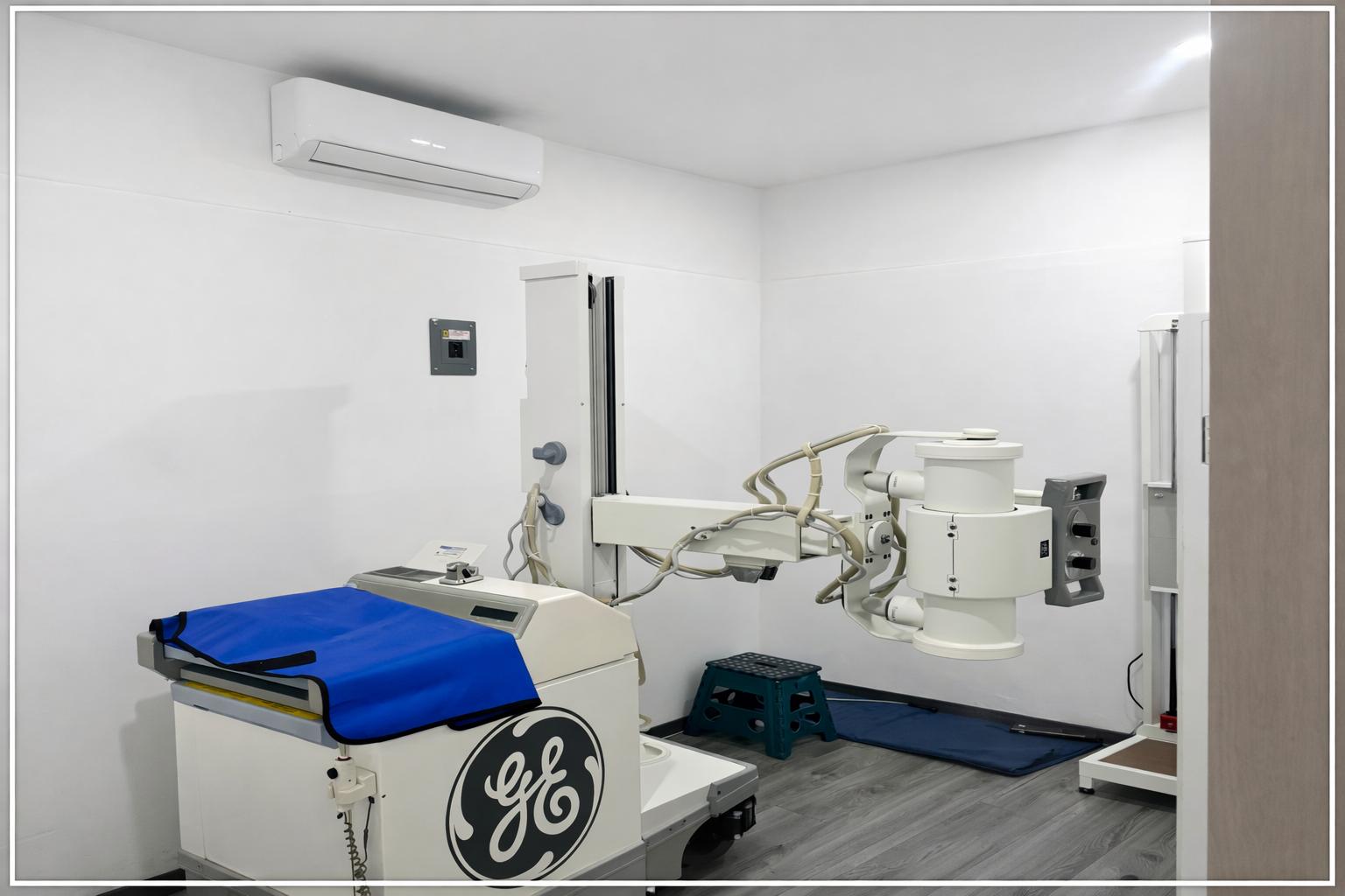 Equipo de RX y evaluación estructural Dolorfin Cumbres Monterrey