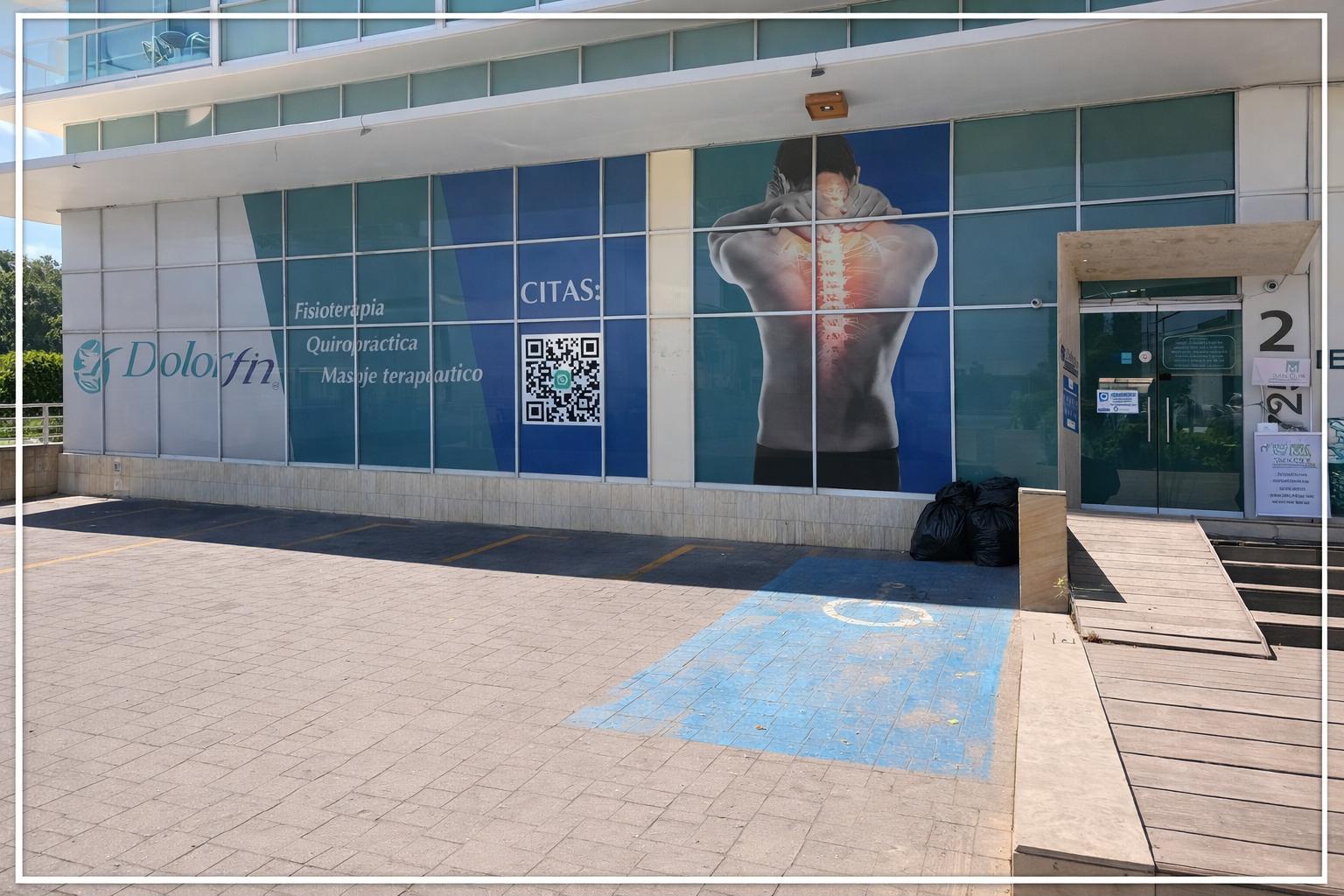 Fachada exterior de Dolorfin Guadalajara en Prados Providencia, Jalisco