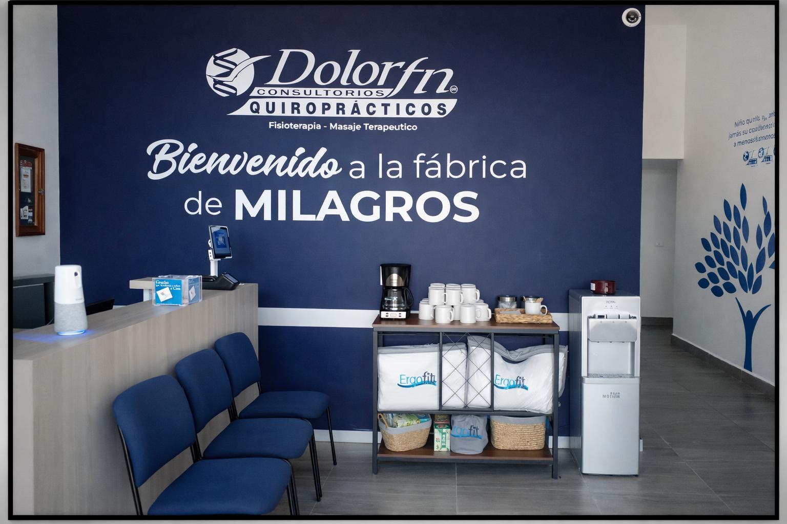 Área de espera y ambiente relajado en Dolorfin Juriquilla – Urban Center Querétaro